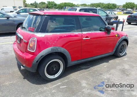 2010 Mini Cooper z USA, uszkodzony, nr VIN WMWMF3C5XATZ66894